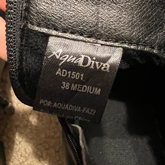 Shoes - Picture 6 of 6